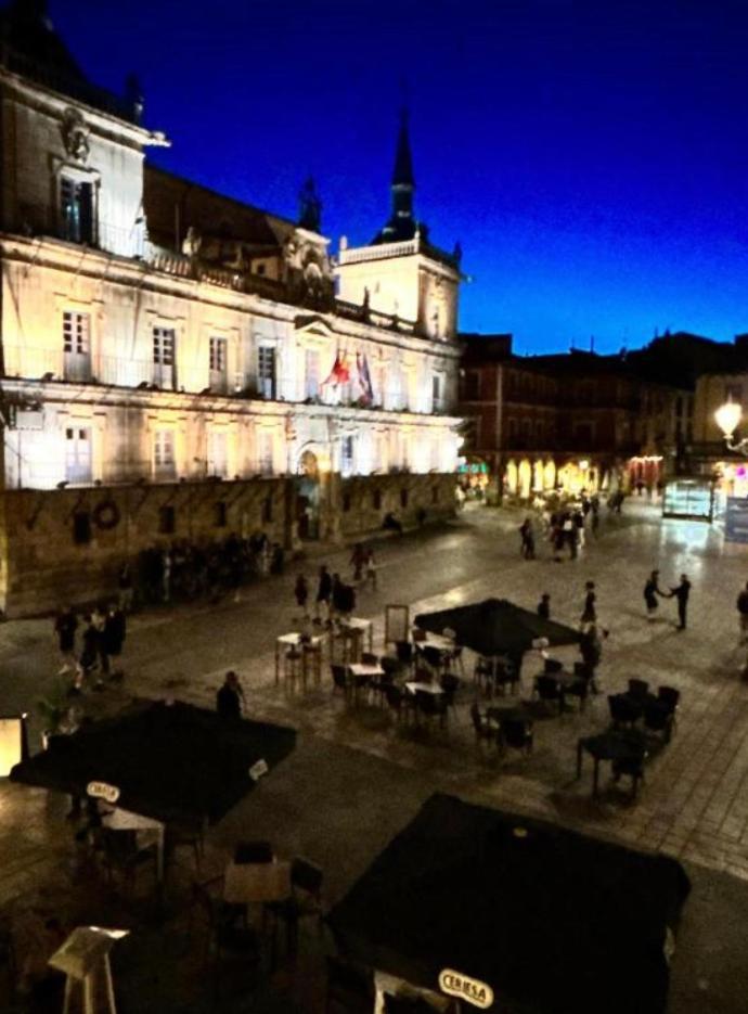 Arquitecto De La Vida- Plaza Mayor 레온 외부 사진