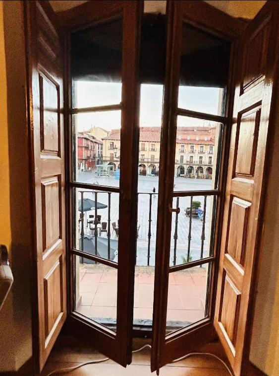 Arquitecto De La Vida- Plaza Mayor 레온 외부 사진