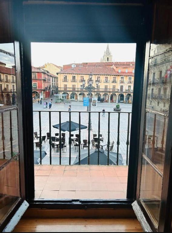 Arquitecto De La Vida- Plaza Mayor 레온 외부 사진