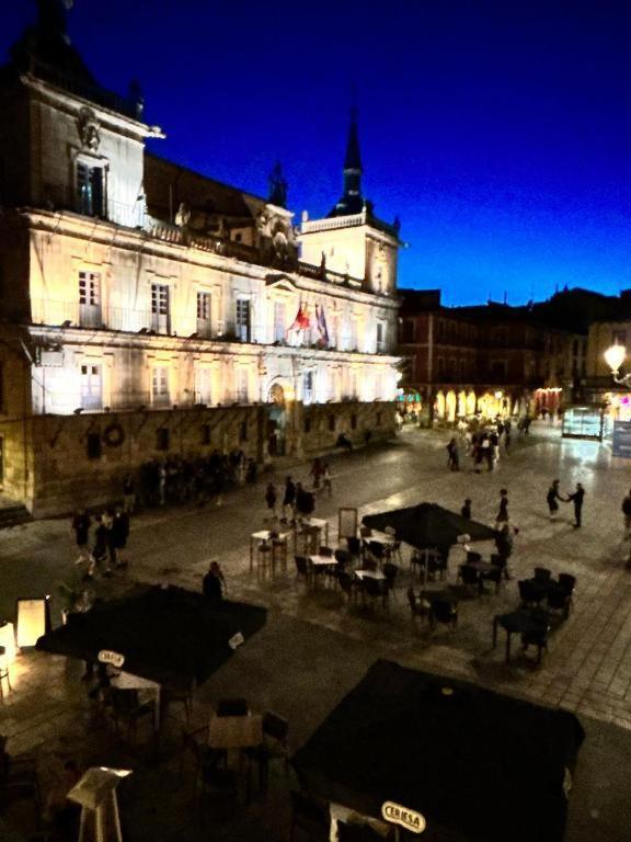 Arquitecto De La Vida- Plaza Mayor 레온 외부 사진