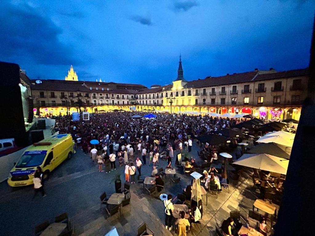 Arquitecto De La Vida- Plaza Mayor 레온 외부 사진