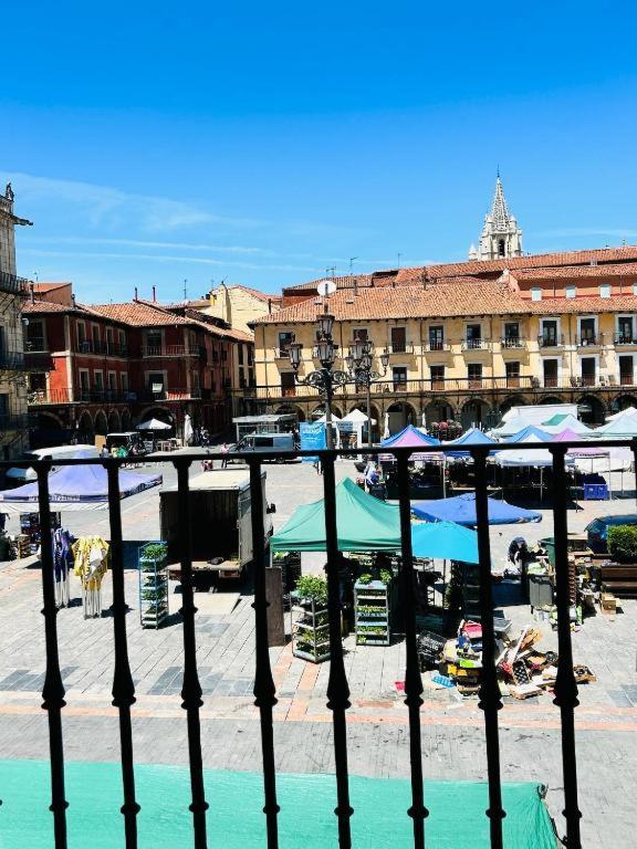 Arquitecto De La Vida- Plaza Mayor 레온 외부 사진