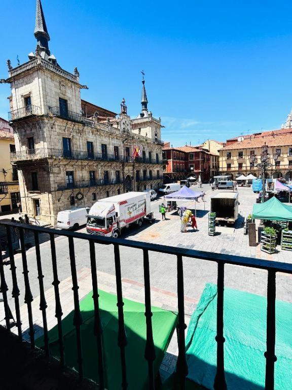 Arquitecto De La Vida- Plaza Mayor 레온 외부 사진